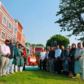 মহান স্বাধীনতা ও জাতীয় দিবসে ফুলেল শুভেচ্ছা।