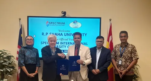 𝗠𝗼𝗔 𝘄𝗶𝘁𝗵 𝗦𝗽𝗲𝗰𝘁𝗿𝘂𝗺 𝗜𝗻𝘁𝗲𝗿𝗻𝗮𝘁𝗶𝗼𝗻𝗮𝗹 𝗨𝗻𝗶𝘃𝗲𝗿𝘀𝗶𝘁𝘆 𝗖𝗼𝗹𝗹𝗲𝗴𝗲, 𝗠𝗮𝗹𝗮𝘆𝘀𝗶𝗮